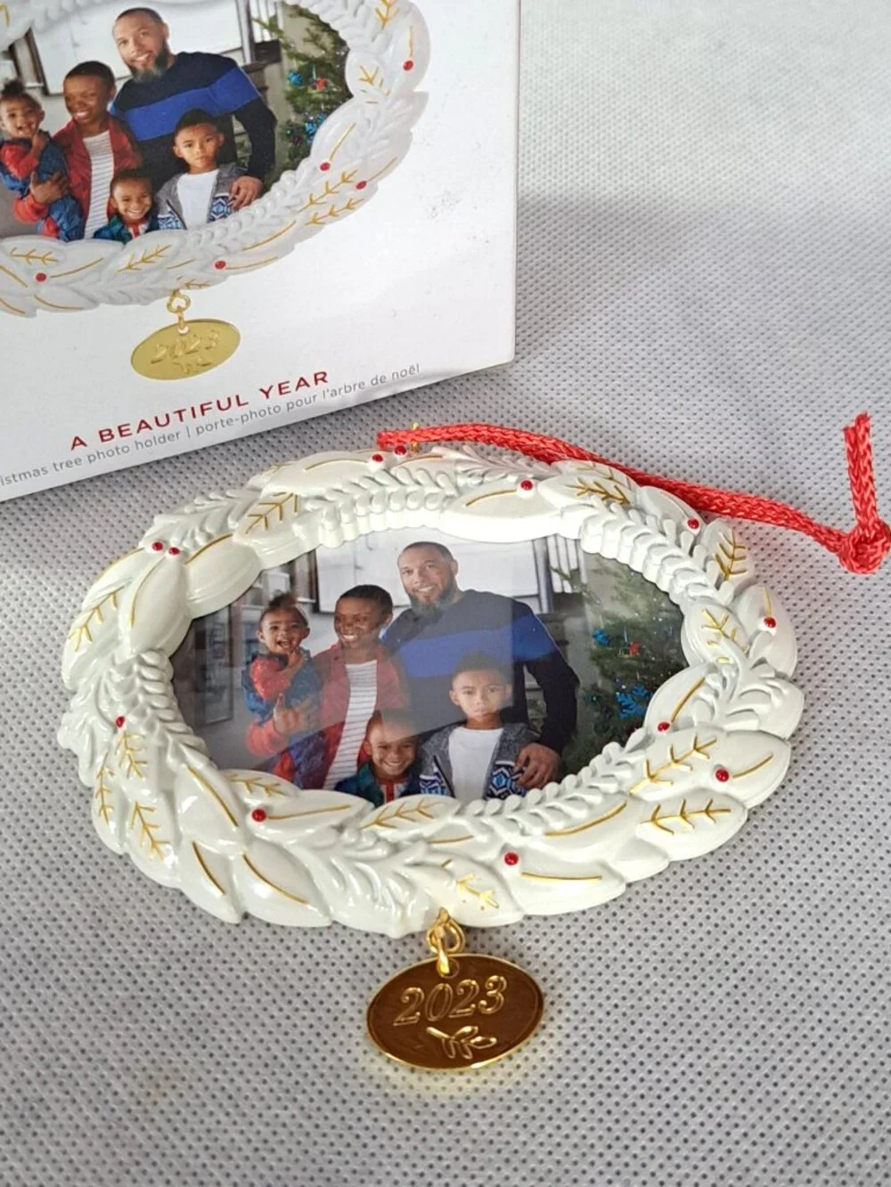 Hallmark Keepsake 2023 A BEAUTIFUL YEAR Picture Holder Frame Christmas Ornament